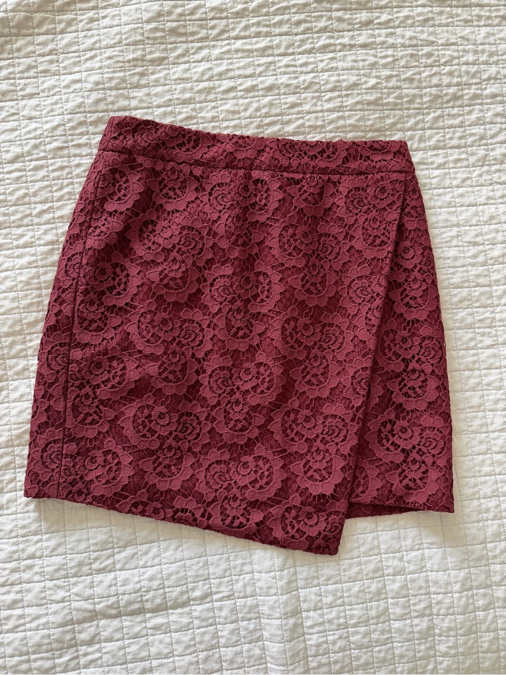 Madewell - EUC Burgundy Lace Skirt, Size 0